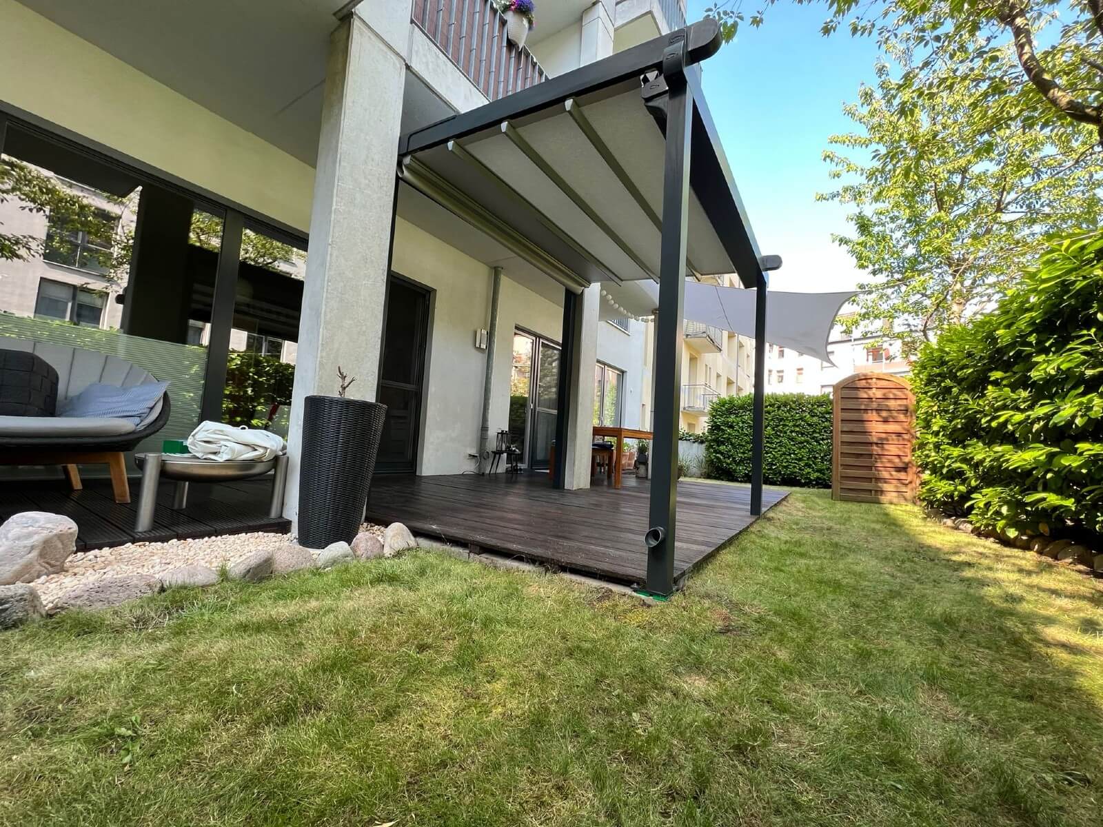 Kleine Pergola Silver von Palmiye in Hamburg