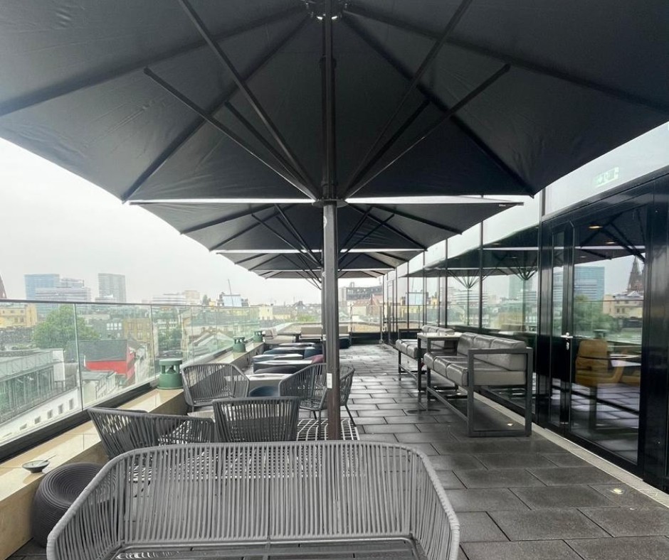 Hotel Schirme in neuem Gewand von Zschimmer aus Hamburg