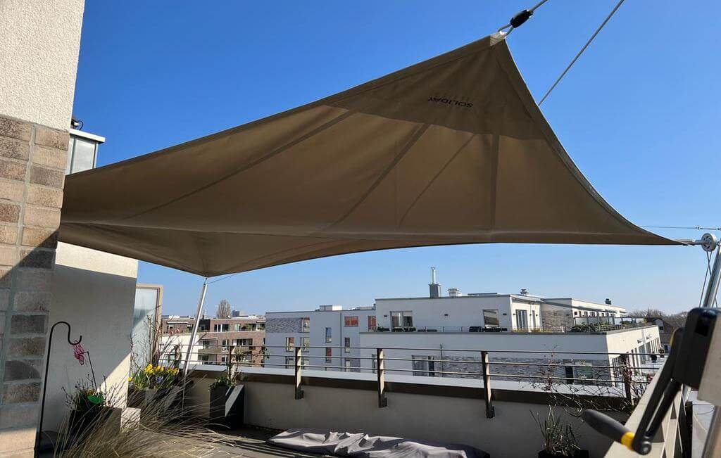 Soliday-Sonnensegel-Schlammgrau1