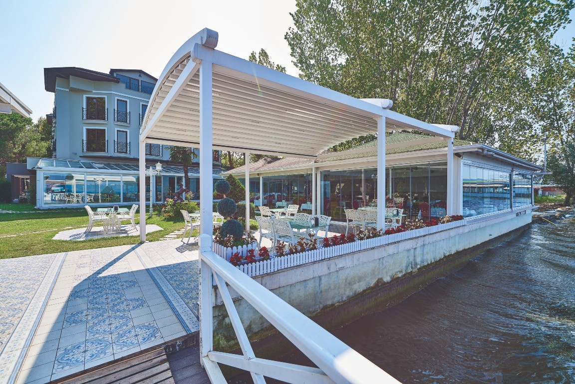 Pergola Crown von Palmiye bei Zschimmer in Hamburg