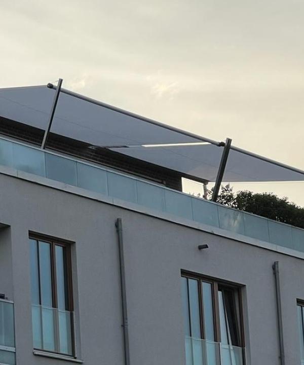 Shade INOX Sonnensegel auf einer Dachterrasse