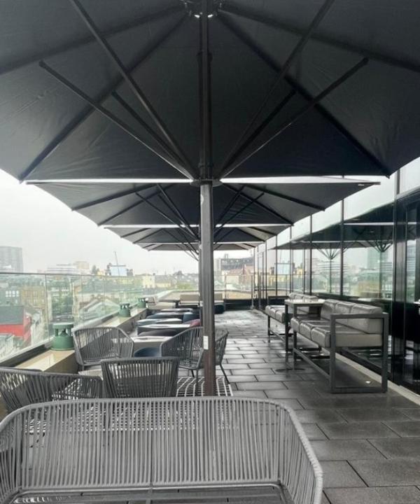 Hotel Schirme in neuem Gewand von Zschimmer aus Hamburg