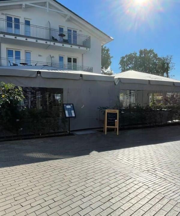 Gastroschirme-Broiler-Bar-Zingst