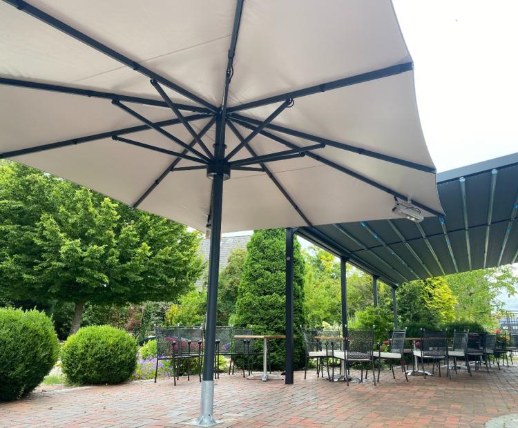 Gastroschirm-Pergola-Bundt-07122025