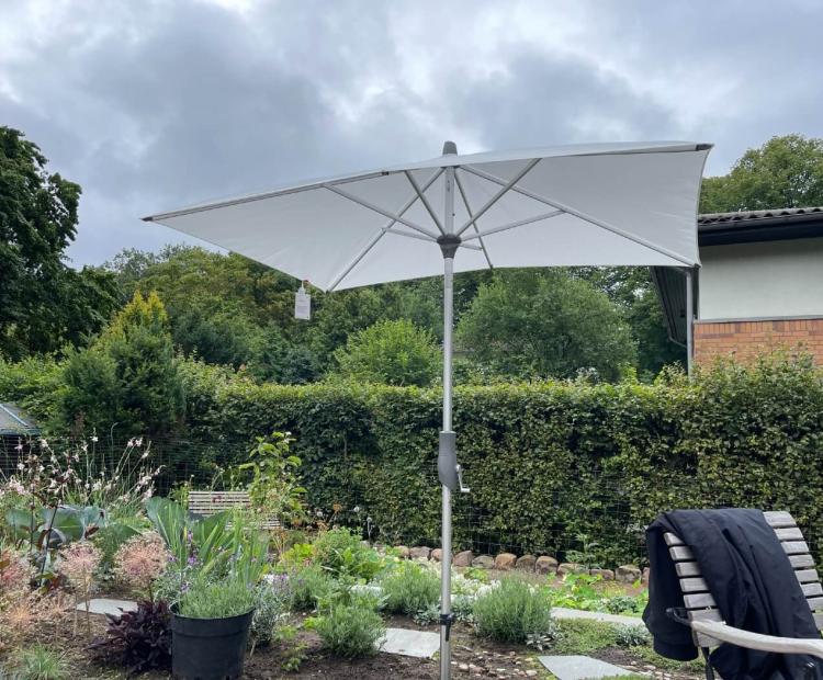 Alu Twist Sonnenschirm mit Ständer für Privat