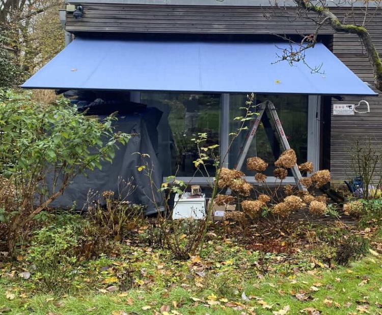 Capri-Markise-Blau-Hamburg-Neu