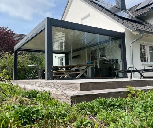 1-Bioklimatische Pergola - lamellendach - Hamburg - 09052025