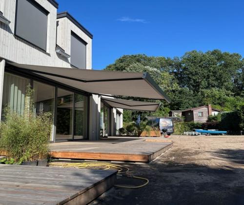 Snnenschutz-Markise-Kadeco-20102025o