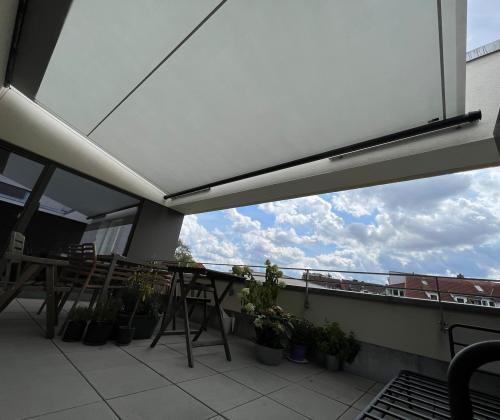 Manuelles Sonnensegel: Shade Structure - Sonnenschutz Hamburg