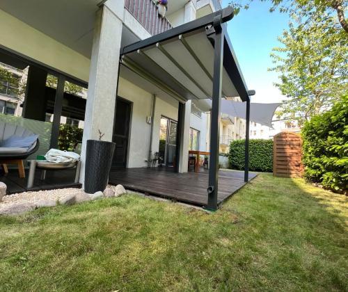 Kleine Pergola Silver von Palmiye in Hamburg