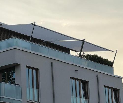 Shade INOX Sonnensegel auf einer Dachterrasse