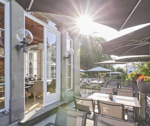 Sonnenschirm-Terrasse-Klein-28032025