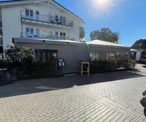 Gastroschirme-Broiler-Bar-Zingst