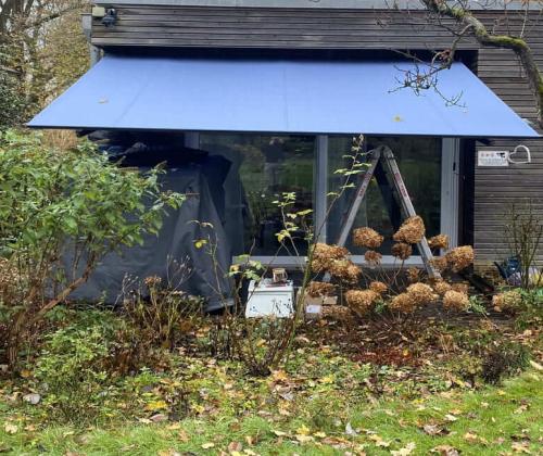 Capri-Markise-Blau-Hamburg-Neu