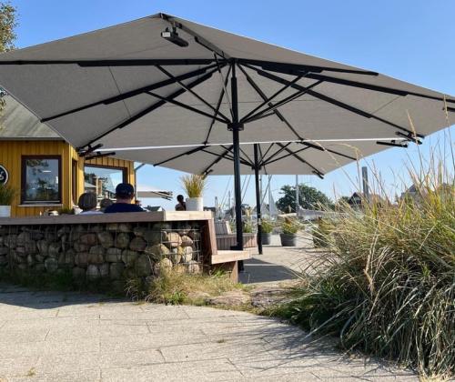 Caravita-Schirm-Niendorf 1