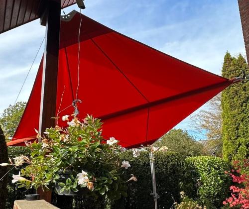 Soliday-Sonnensegel-Rot-Hamburg