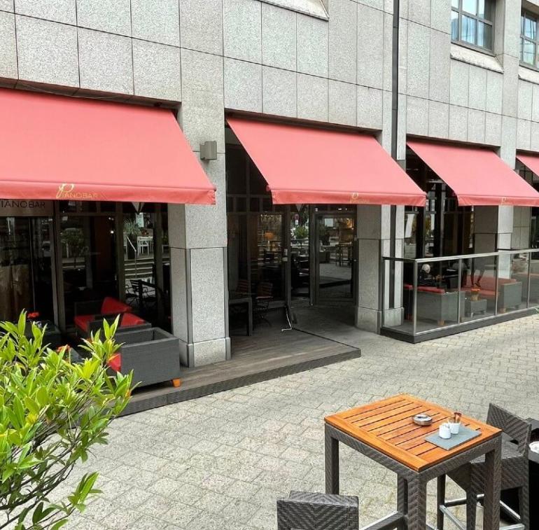 Neues Markisentuch für die Piano Bar in Hamburg