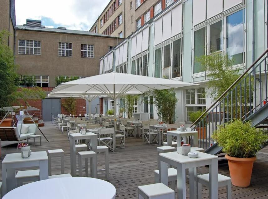 Sonnenschirm Albatros von May bei Zschimmer in Hamburg