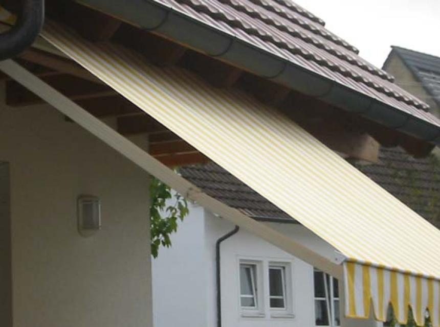 Ventura Trend Markise an Hauswand